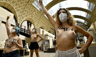 Les Femen D Filent Seins Nus Au Mus E Orsay Koideneuf