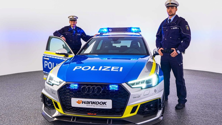 La police allemande reçoit une superbe Audi RS4-R ABT