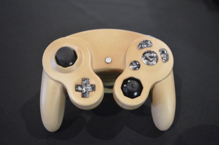 Manette GameCube avec une paire de couilles