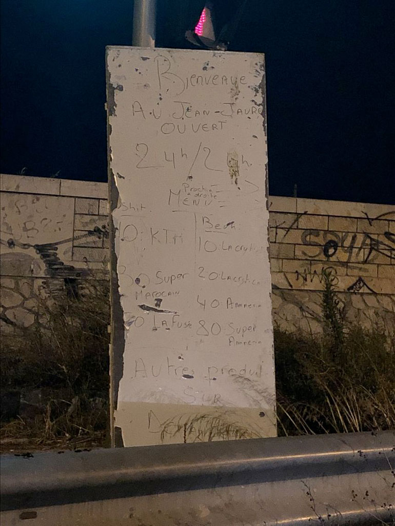 Dealer Marseille pub